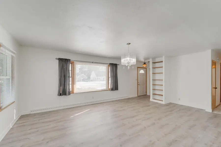 W169N8673 Sheridan Dr, Menomonee Falls, WI 53051 - Image #3