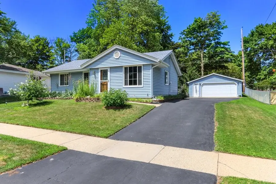 732 Chicory Rd, Burlington, WI 53105 - Image #2