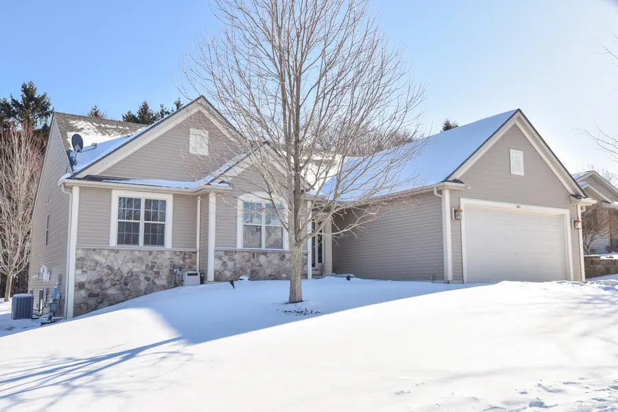 431 Thurow Dr, Oconomowoc, WI 53066 - Image #2
