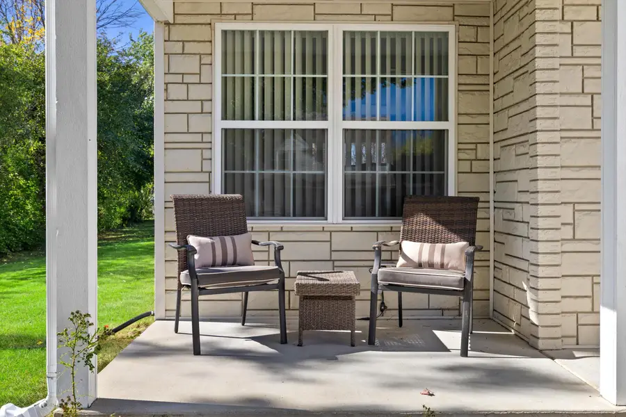 6322 Newcastle Ln, Caledonia, WI 53402 - Image #2