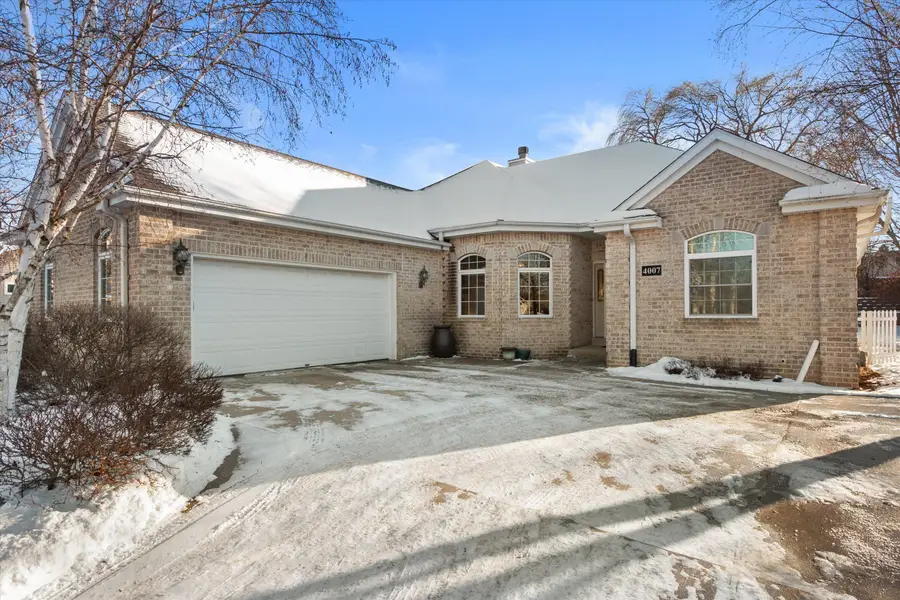 4007 W Cypress Ln, Franklin, WI 53132 - Image #2