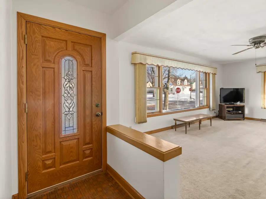 5701 W Stack Dr, Milwaukee, WI 53219 - Image #2