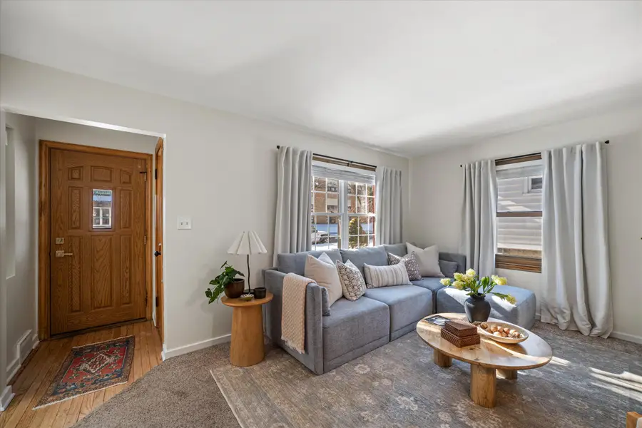 338 E Norwich St, Milwaukee, WI 53207 - Image #3