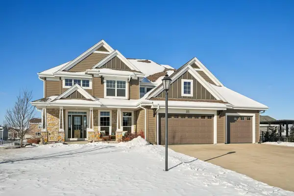 W137N6161 Weyer Farm Ct, Menomonee Falls, WI 53051