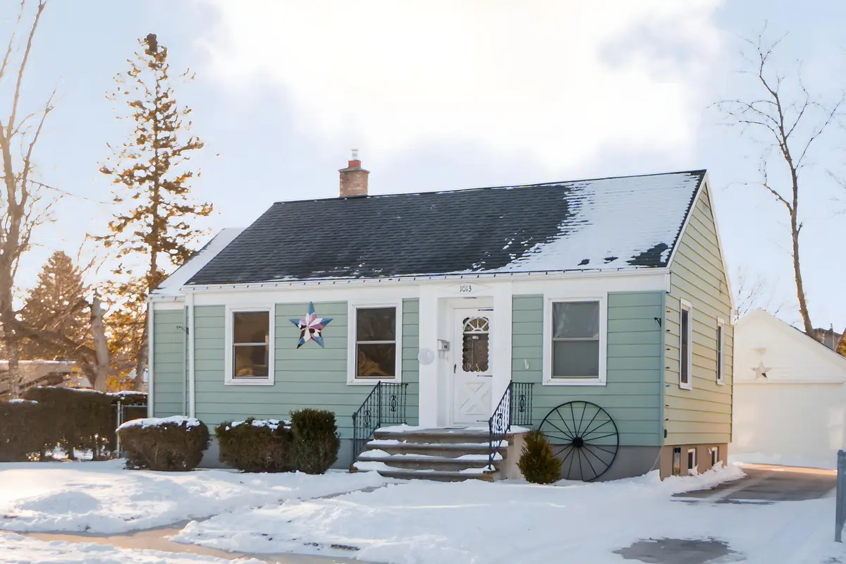 1013 28th St, Two Rivers, WI 54241 - #1