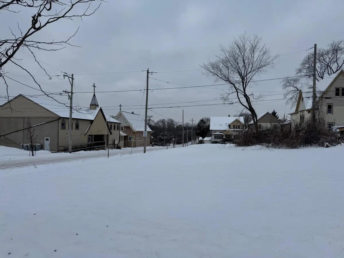 2401 N Richards St, Milwaukee, WI 53212 - Image #1