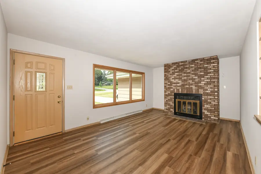 N70W13848 Brentwood Dr, Menomonee Falls, WI 53051 - #3