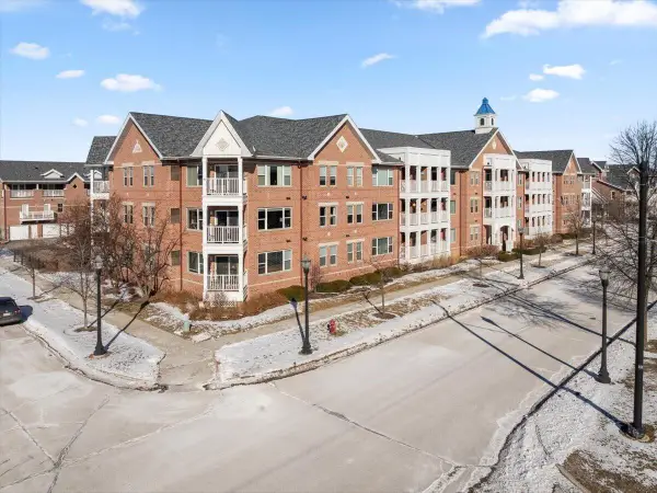 316 56th St, Kenosha, WI 53140