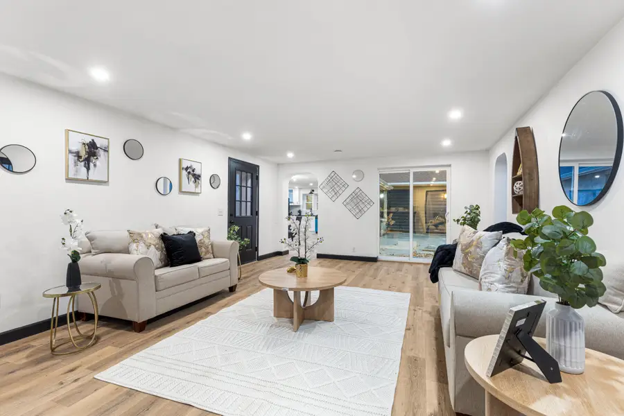 W156N8813 Pilgrim Rd, Menomonee Falls, WI 53051 - Image #3