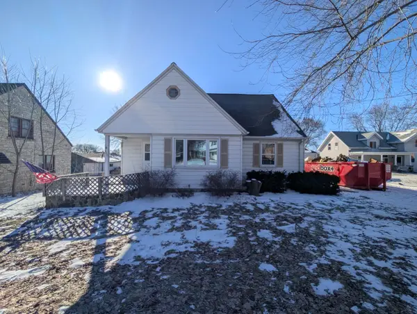 809 Fredonia Ave, Fredonia, WI 53021
