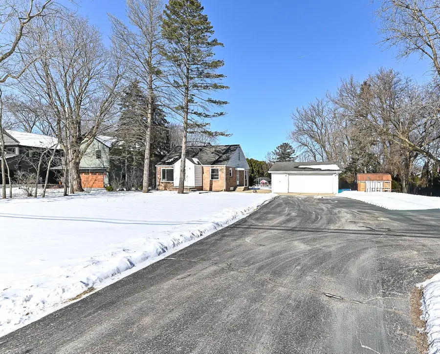 S77W15886 Woods Rd, Muskego, WI 53150 - Image #3