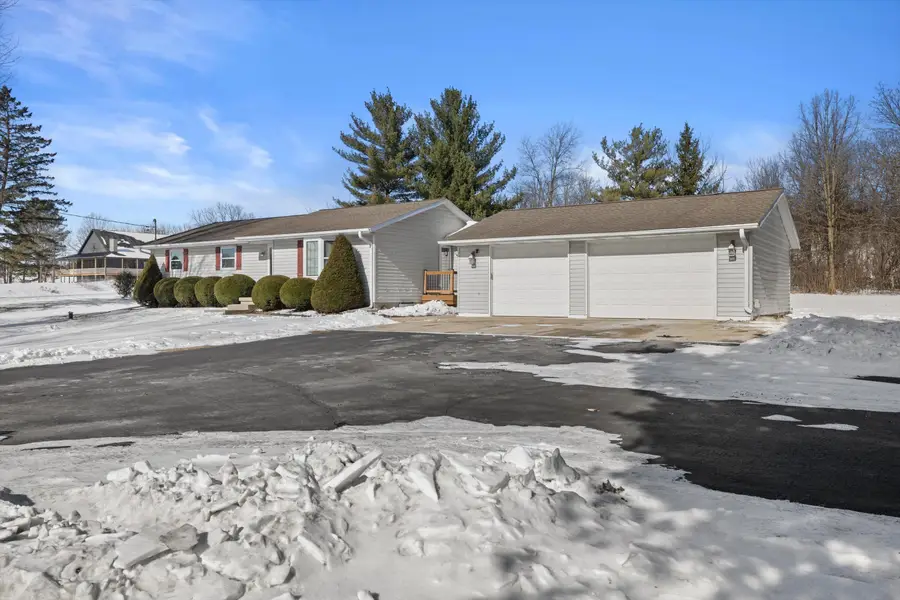 W326S8064 County Road Ee, Mukwonago, WI 53149 - Image #2