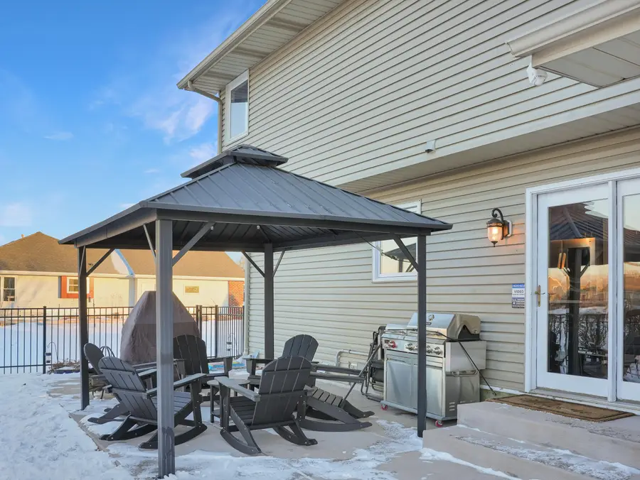 1822 Newberry Ln, Caledonia, WI 53402 - Image #2