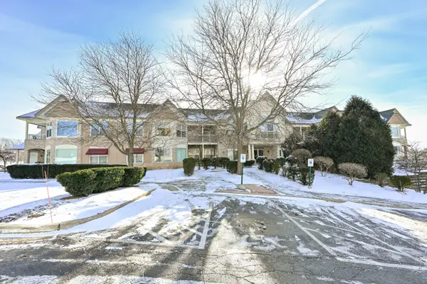 7045 S Riverwood Blvd, Franklin, WI 53132