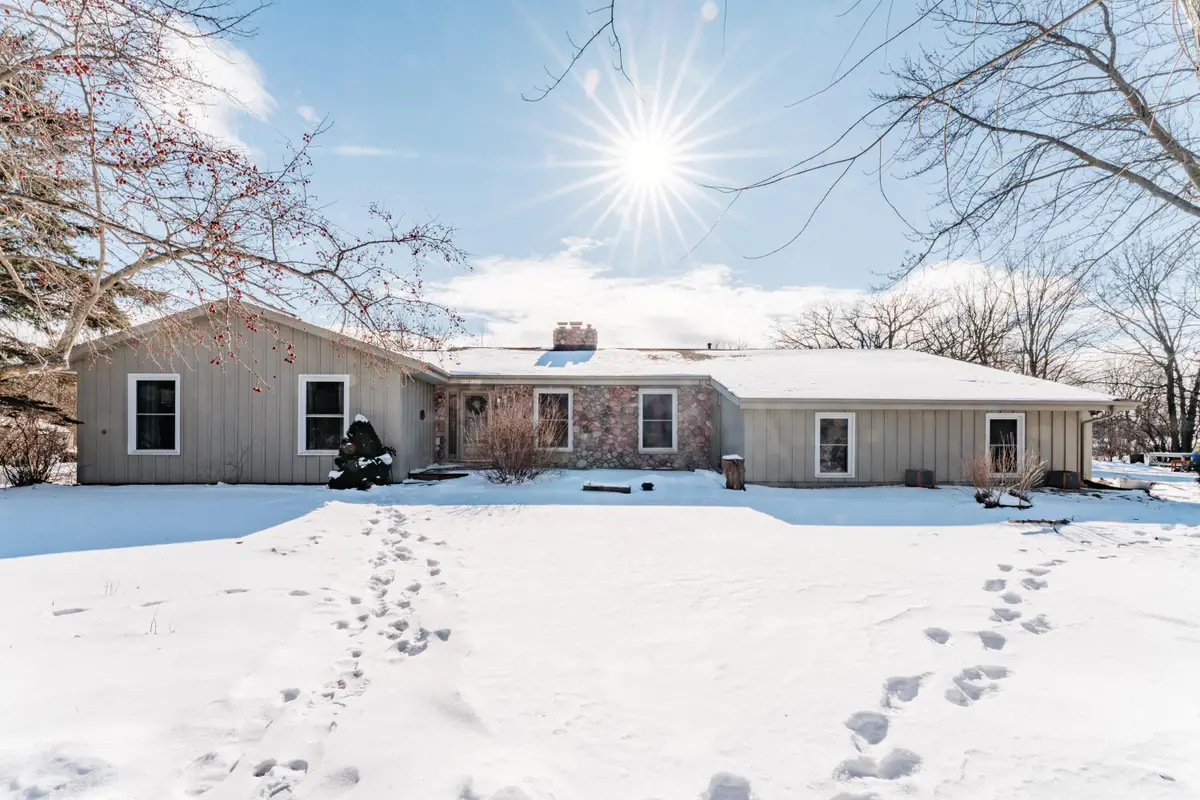 N69W27233 Hickory Chasm Dr, Lisbon, WI 53089 - #1