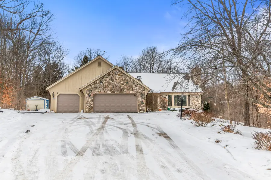 14591 W Fieldpointe Ct, New Berlin, WI 53151 - Image #3