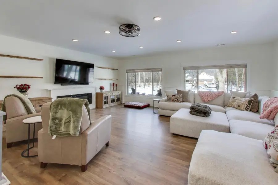 2403 Quiet Ln, Delavan, WI 53115 - #3