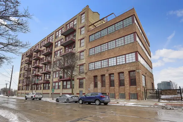 215 W Maple St, Milwaukee, WI 53204