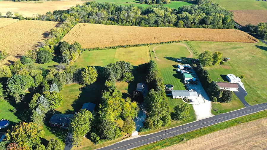 W1758 Spring Prairie Rd, Spring Prairie, WI 53105 - #2