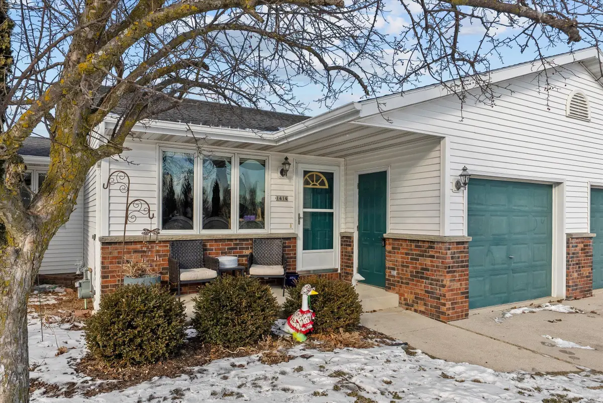 1414 Dutch Ct, Oostburg, WI 53070 - Image #1