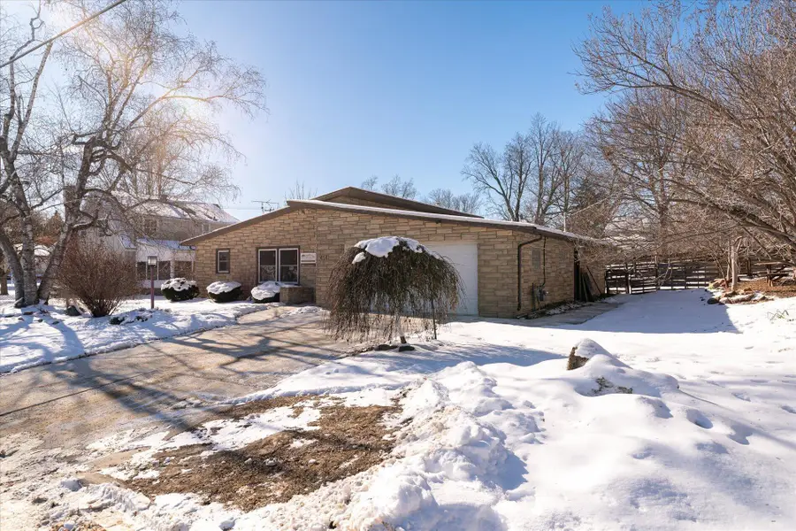 414 S East Ave, Viroqua, WI 54665 - #2