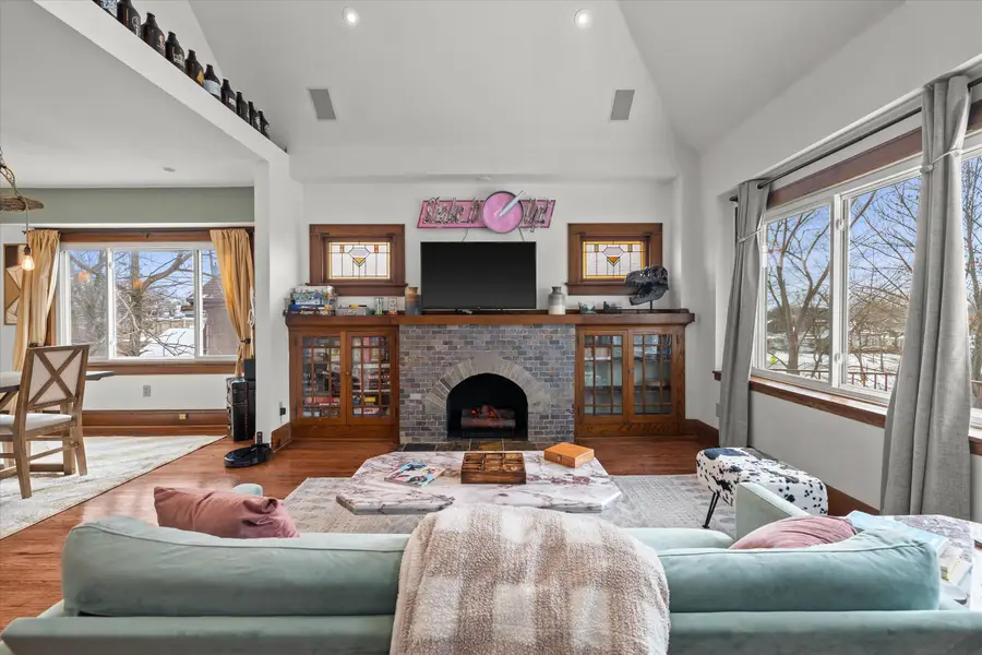 4418 N Bartlett Ave, Shorewood, WI 53211 - #2