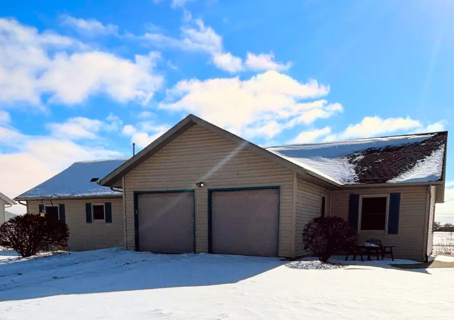 1633 Carlson Pl, Watertown, WI 53094 - #2