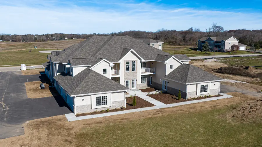 1633 Grey Fox Trl, Mukwonago, WI 53149 - Image #2