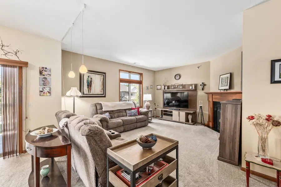 1405 Gabriel Dr, Waukesha, WI 53188 - #3