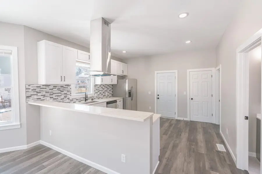 3513 W Lloyd St, Milwaukee, WI 53208 - #3