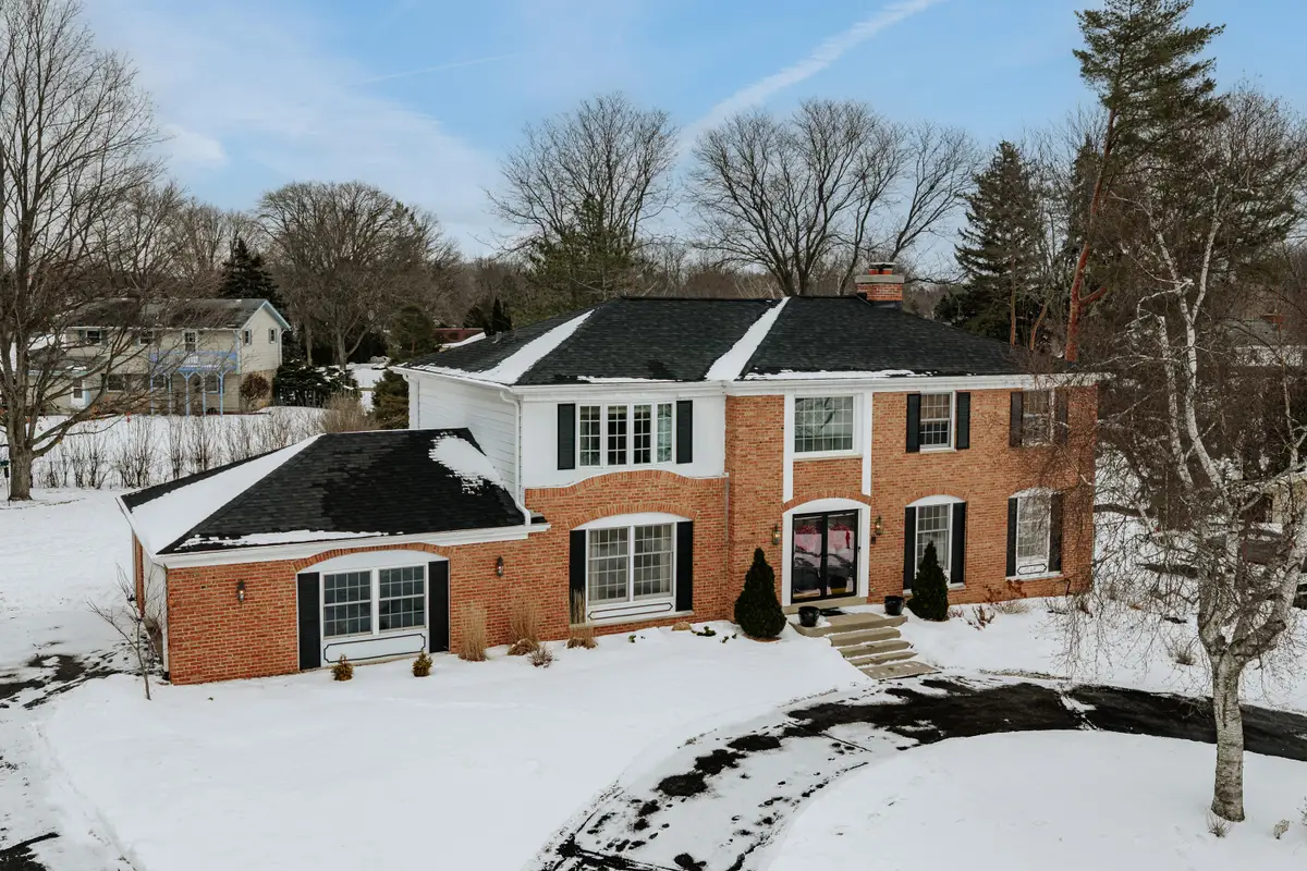 17740 Lisa Ln, Brookfield, WI 53045 - Image #1