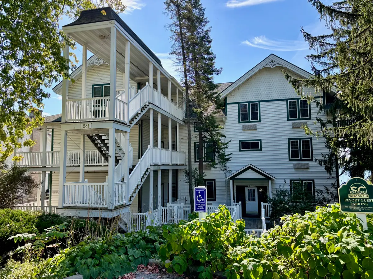 281 Victorian Village Dr, Elkhart Lake, WI 53020 - Image #1