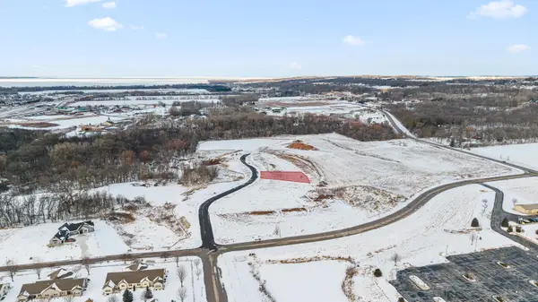 161 Hidden Valley Cir, Fond Du Lac, WI 54937