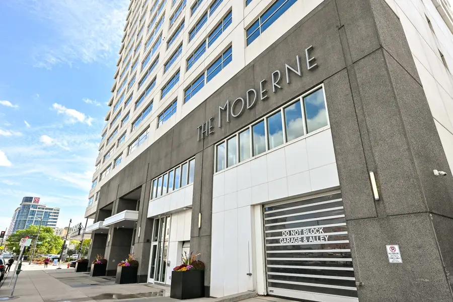 1141 N Martin L King Jr Dr, Milwaukee, WI 53203 - #2