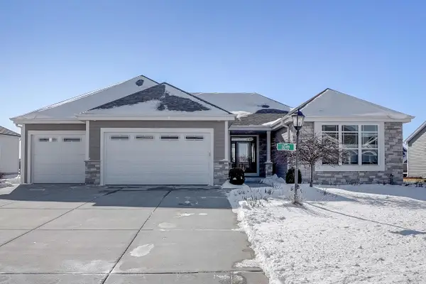 3049 Mendota Dr, Summit, WI 53066