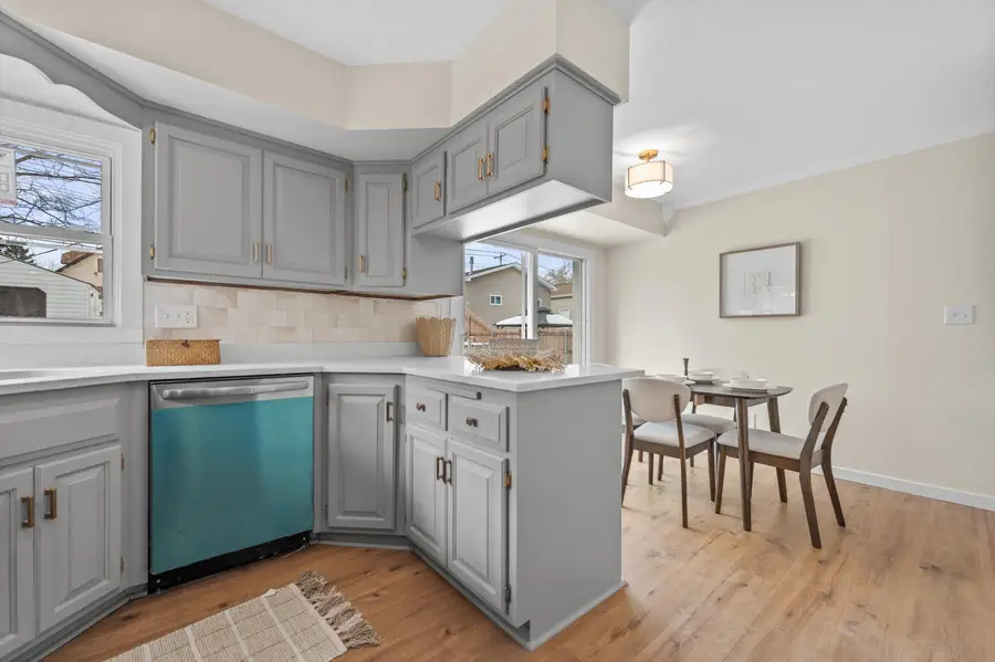 3323 S 91st St, Milwaukee, WI 53227 - #2