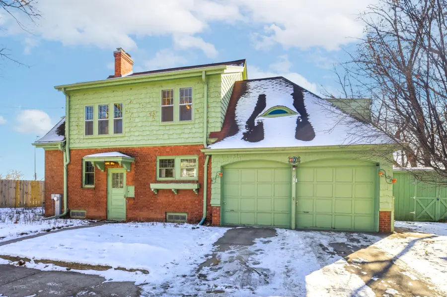 707 W Front St, Appleton, WI 54914 - #2