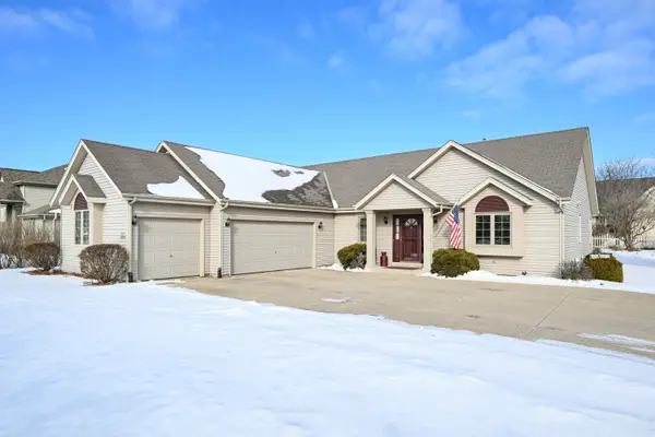S77W16864 Casey Dr, Muskego, WI 53150