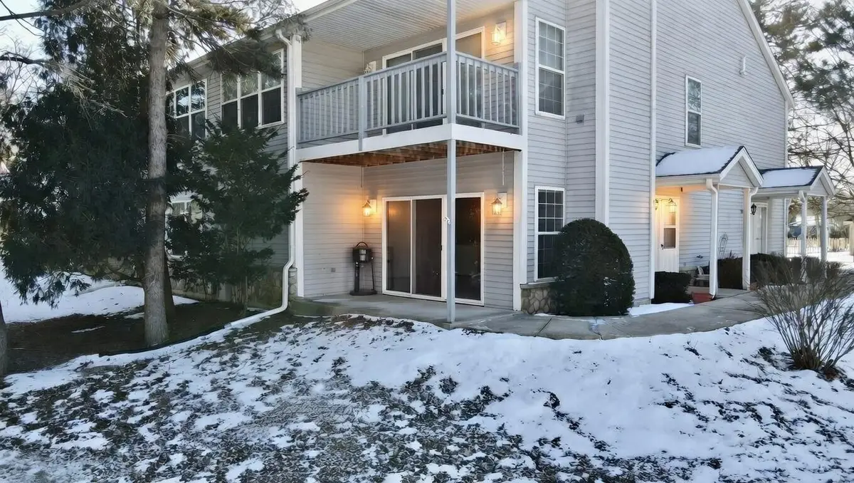 173 Heidel Rd, Thiensville, WI 53092 - #1