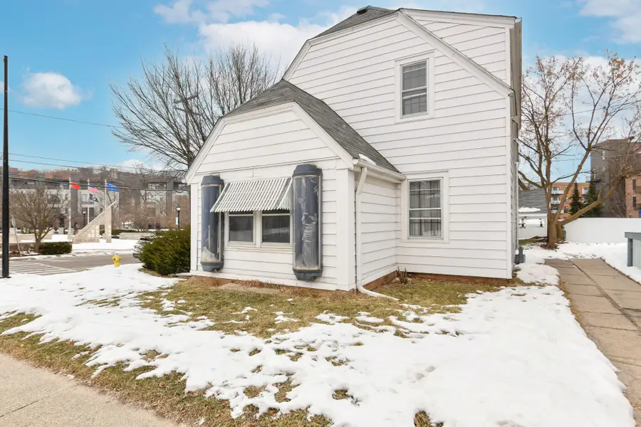 703 N West Ave, Waukesha, WI 53186 - #3