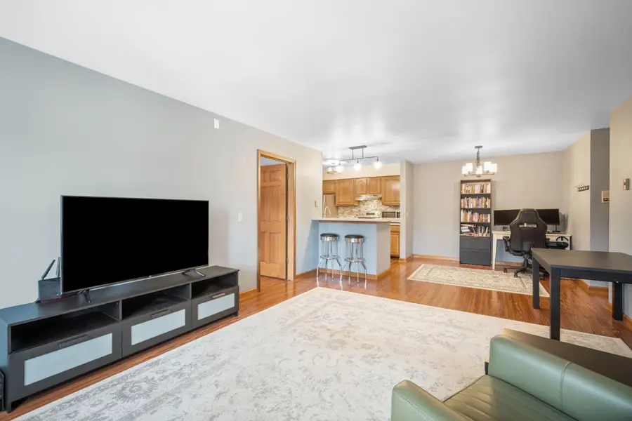 530 N Silverbrook Dr, West Bend, WI 53090 - Image #2