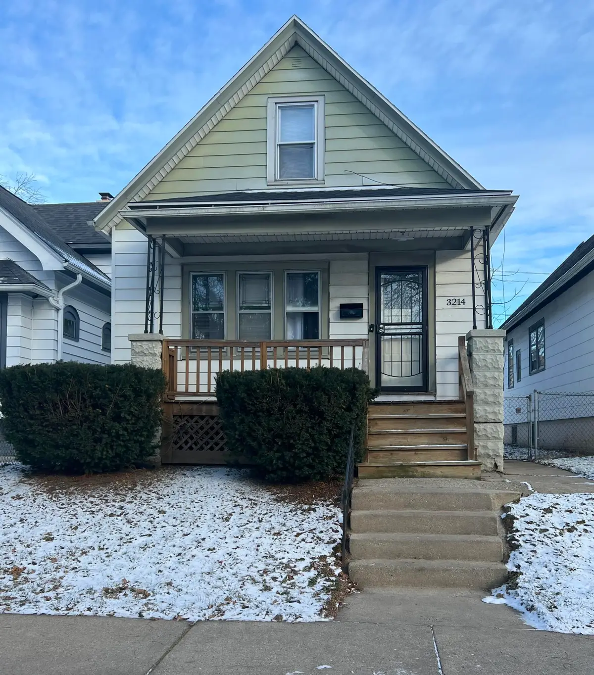 3214 N 11th St, Milwaukee, WI 53206 - #1