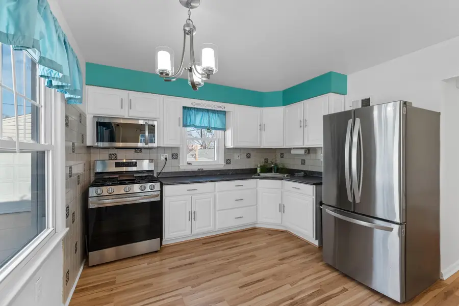 3756 E Waterford Pl, Saint Francis, WI 53235 - #3