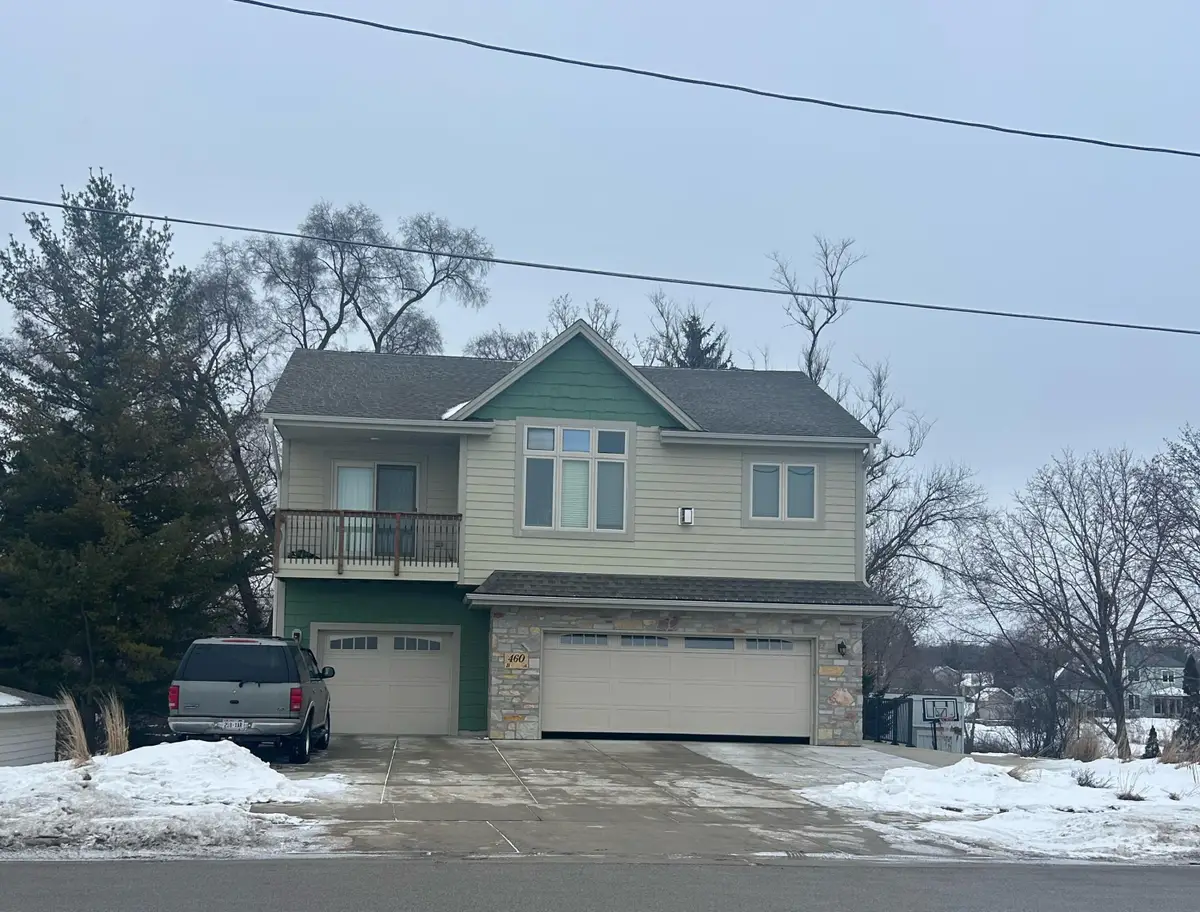 460/460A Cottonwood Ave, Hartland, WI 53029 - #1