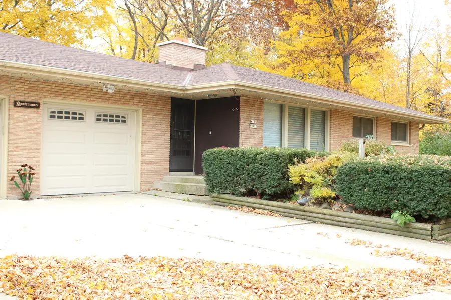 W153N9972 Neptune Dr, Germantown, WI 53022 - #2