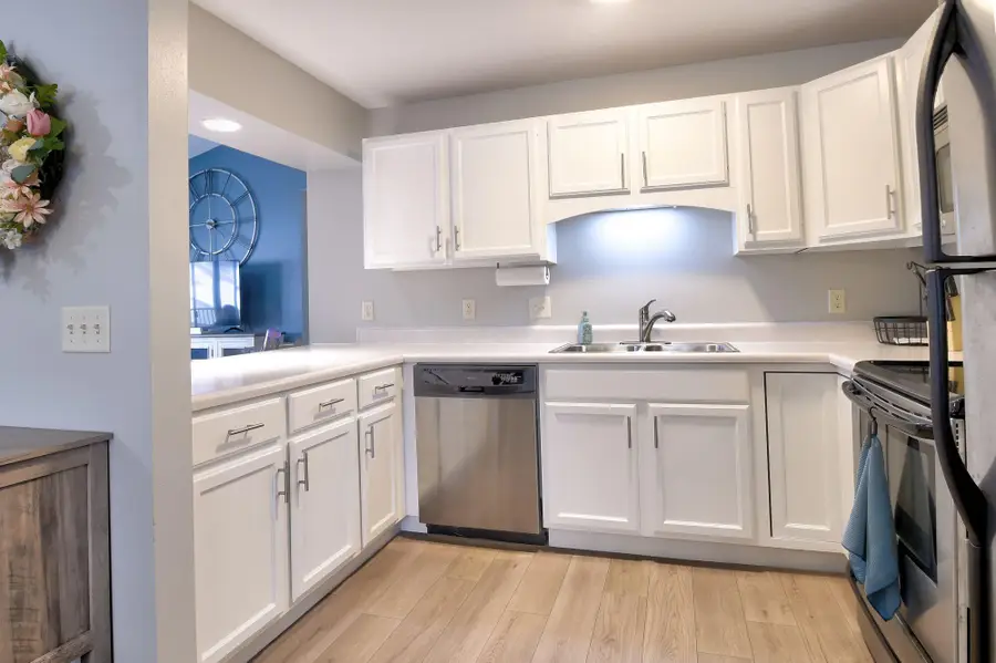 936 Roseland Dr, Kewaskum, WI 53040 - #3