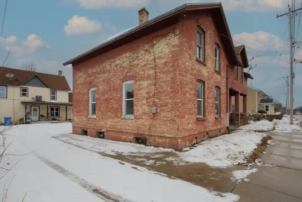 504 E Division St, Watertown, WI 53098