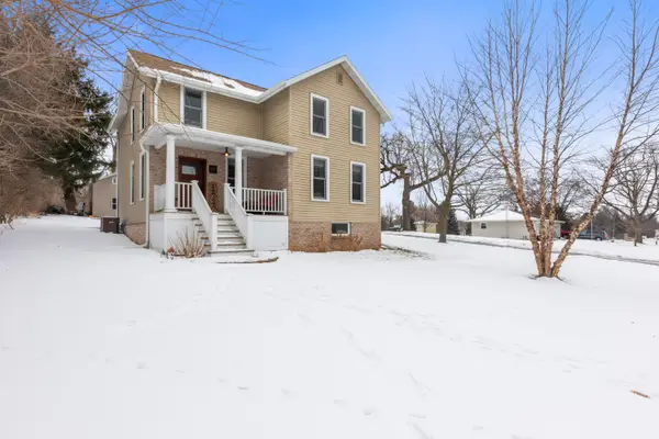 408 Elkhorn Rd, Eagle, WI 53119