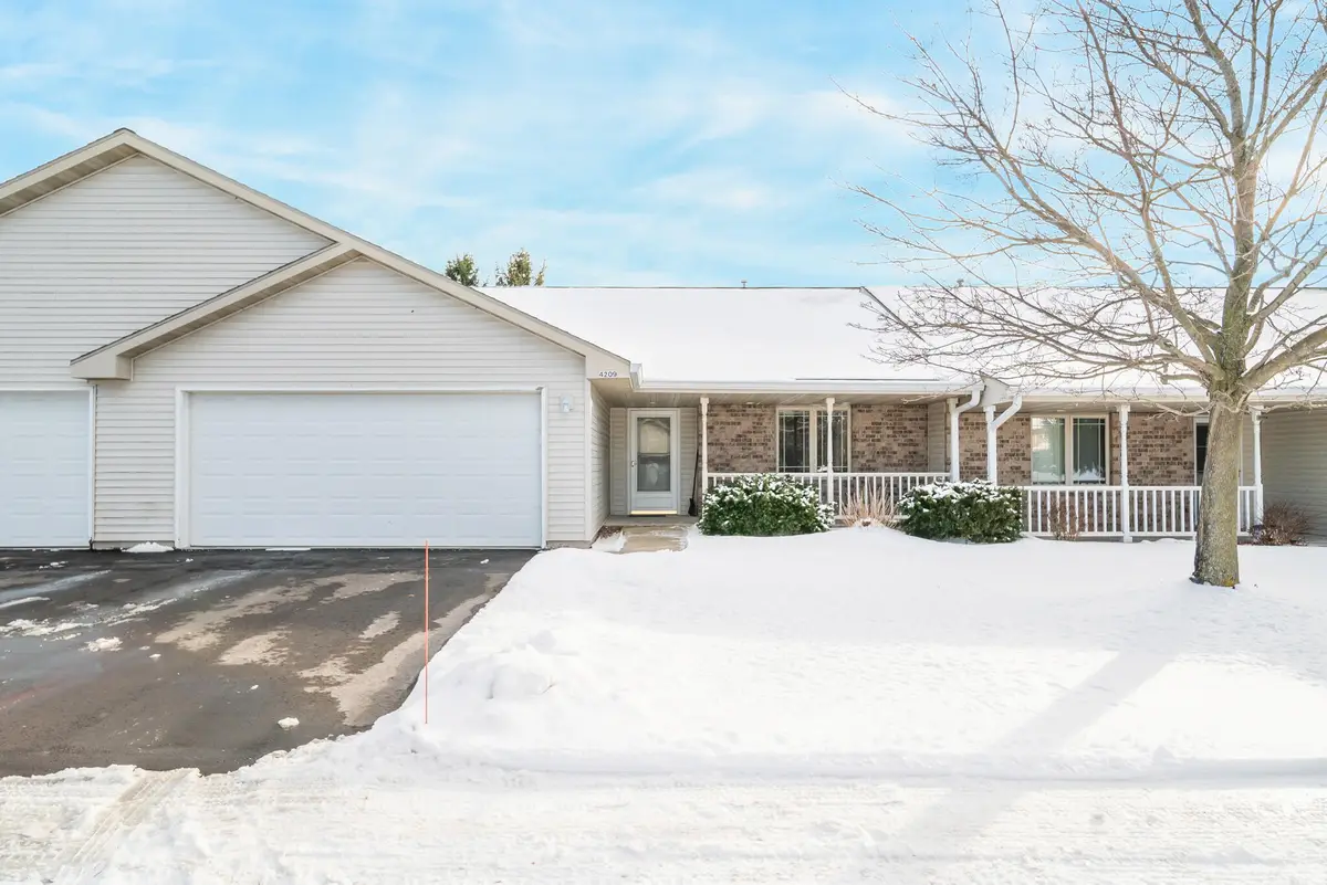 4209 Elmwood Ct, Sheboygan, WI 53081 - Image #1