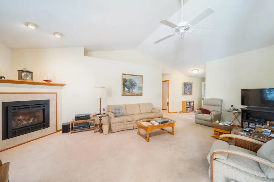 4209 Elmwood Ct, Sheboygan, WI 53081 - Image #2